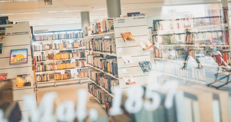 Le secteur Science & Société de la Médiathèque de Roanne